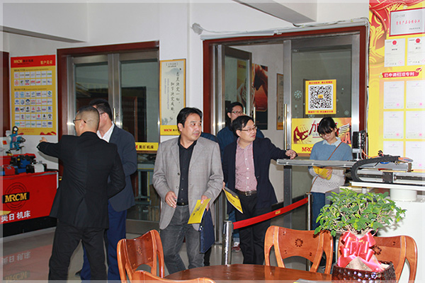 臺州市市場監(jiān)督管理局長等領導蒞臨我司參觀指導工作